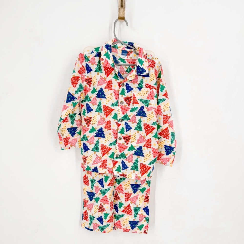 Old Navy Red and Green Geometric Pajama Set